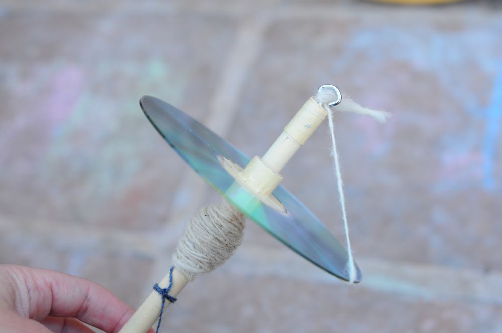 How to Make a Drop Spindle – One Inch World
